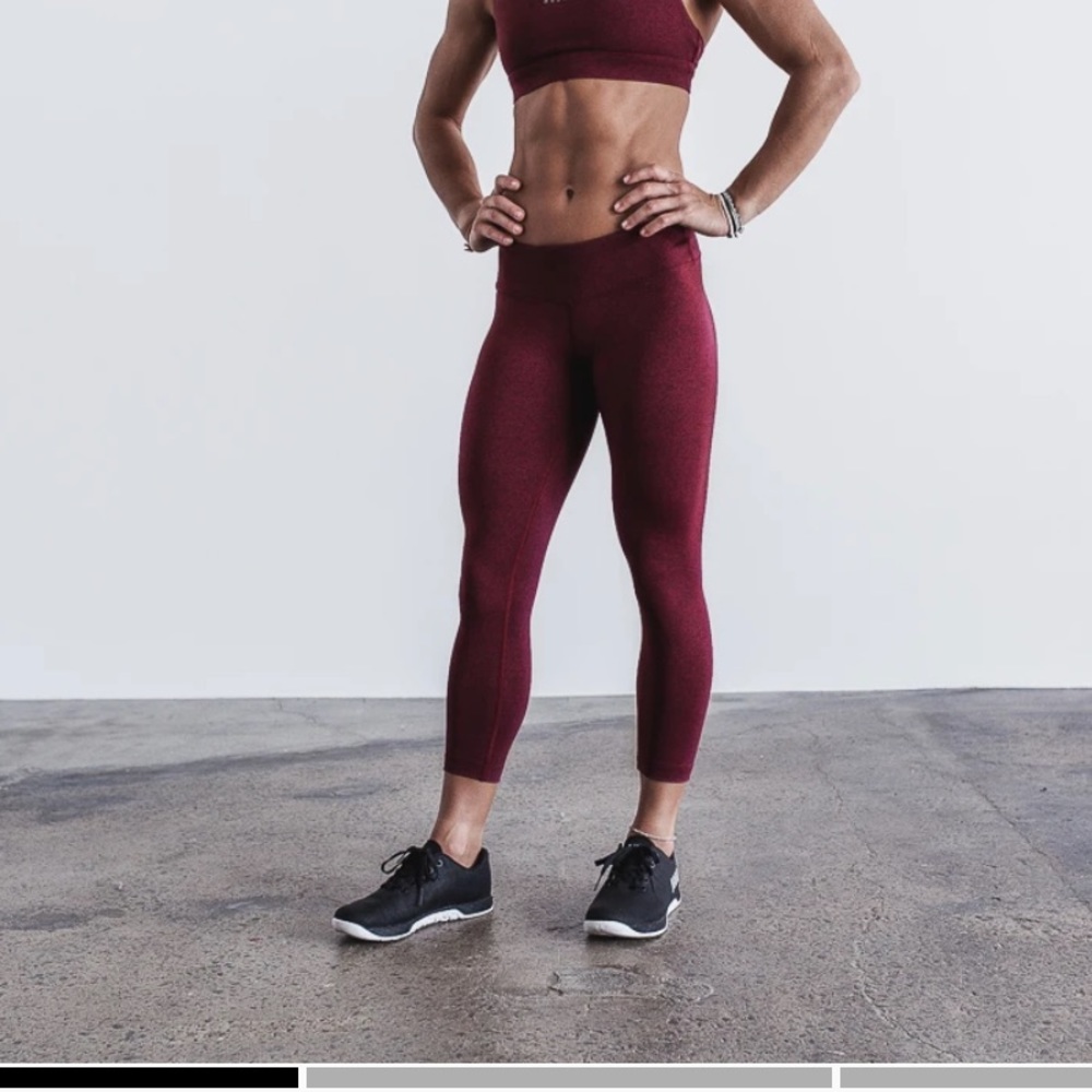 Maroon No bull mid-rise medium crops